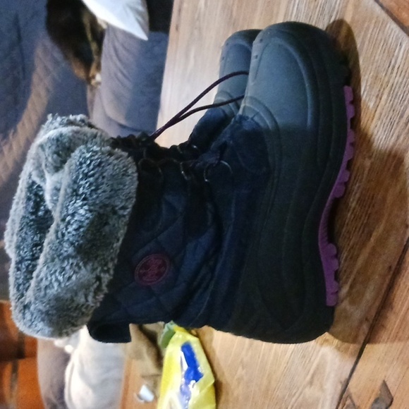 TOTES Jenna snow boot size 4m in box 31 - Picture 2 of 4